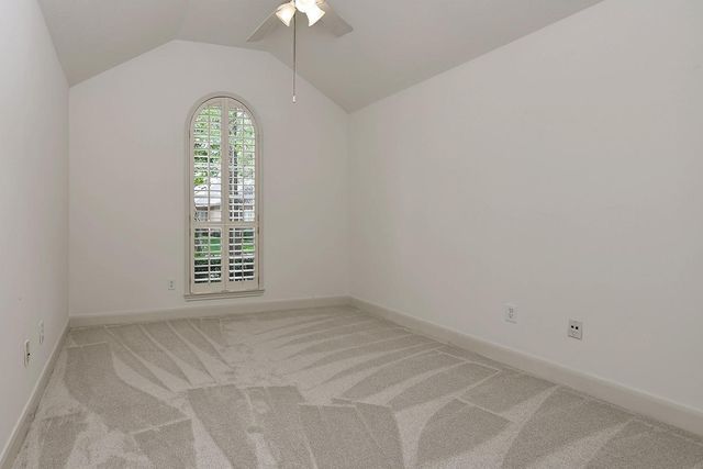 15 Rockledge, The Woodlands, TX 77382