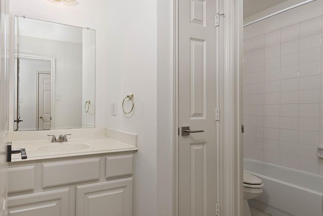 15 Rockledge, The Woodlands, TX 77382