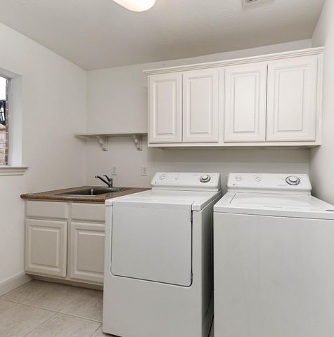 15 Rockledge, The Woodlands, TX 77382