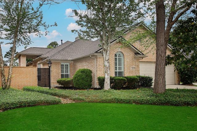 15 Rockledge, The Woodlands, TX 77382