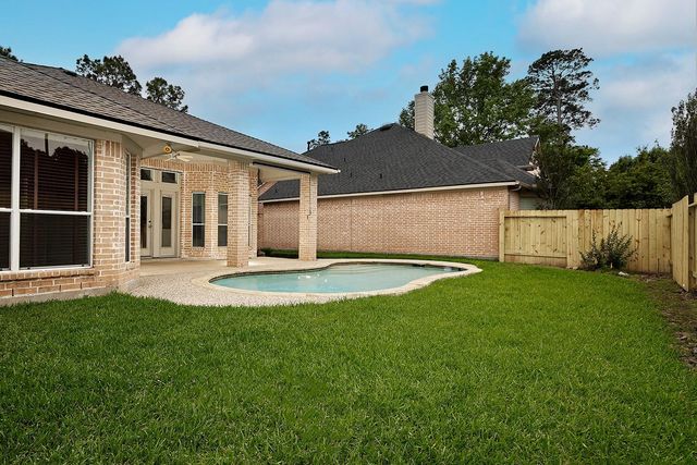 15 Rockledge, The Woodlands, TX 77382