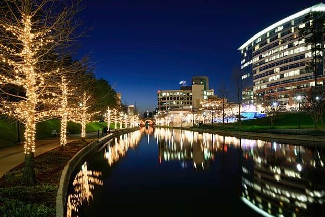 15 Rockledge, The Woodlands, TX 77382