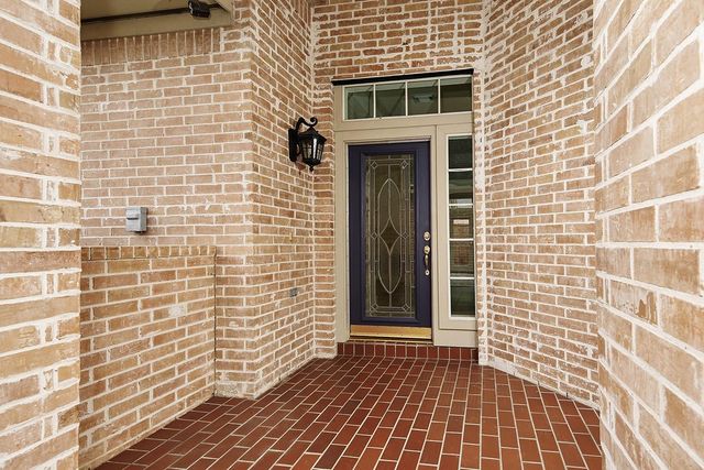 15 Rockledge, The Woodlands, TX 77382