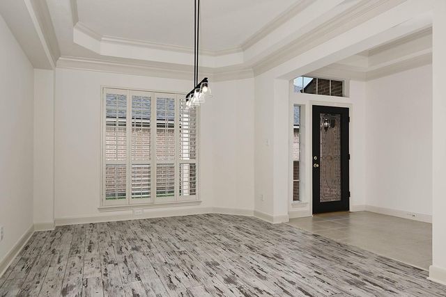 15 Rockledge, The Woodlands, TX 77382