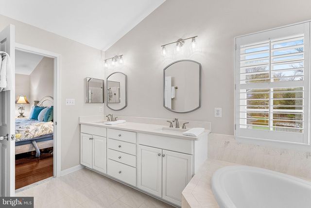 42750 HOLLOWIND CT, Broadlands, VA 20148
