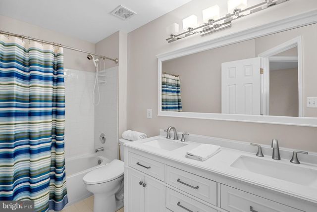 42750 HOLLOWIND CT, Broadlands, VA 20148