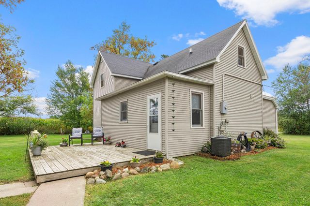 400 South Road, Centuria, WI 54824