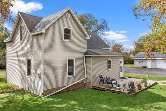 400 South Road, Centuria, WI 54824