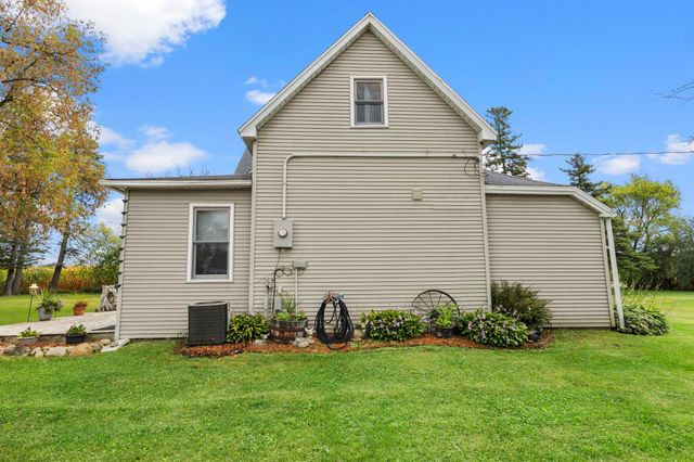 400 South Road, Centuria, WI 54824
