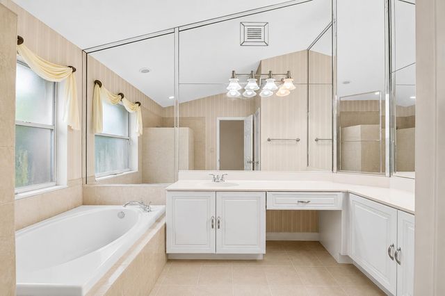 1059 Fairfax Circle W, Boynton Beach, FL 33436