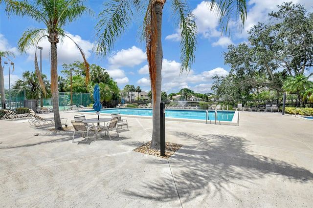 1059 Fairfax Circle W, Boynton Beach, FL 33436