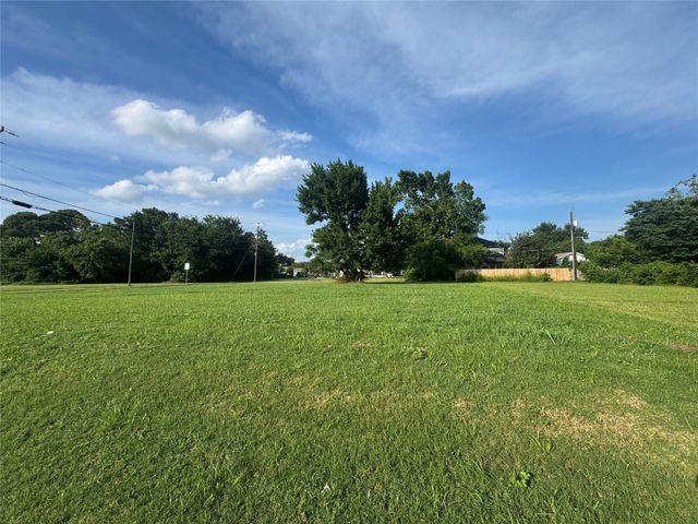 7902 Carbondale Street, Dallas, TX 75216