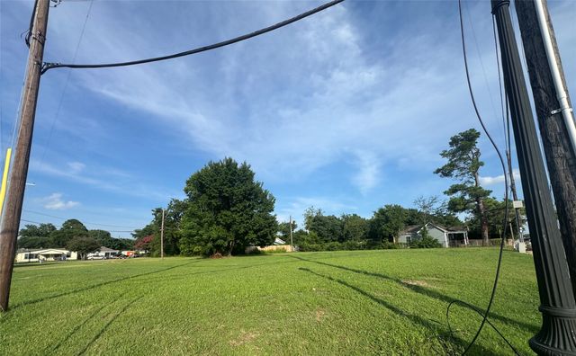 7902 Carbondale Street, Dallas, TX 75216