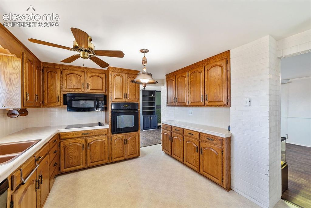 2302 Kent Lane, Colorado Springs, CO 80909 — photo 2