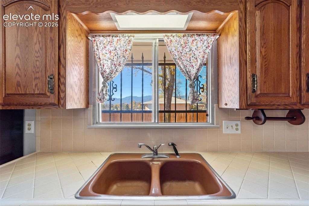 2302 Kent Lane, Colorado Springs, CO 80909 — photo 5