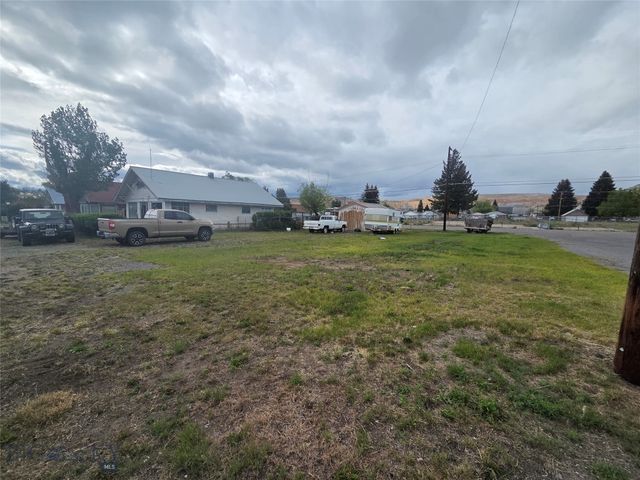 2421 Locust Street, Butte, MT 59701