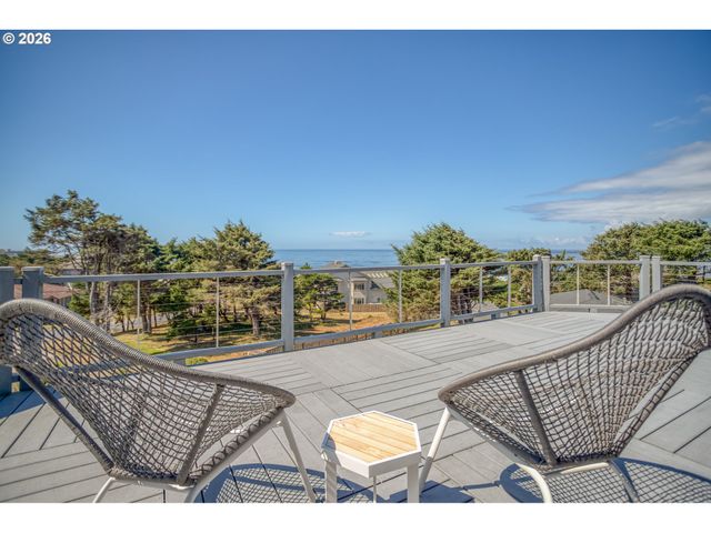 5020 Nw LEE Ave, Lincoln City, OR 97367