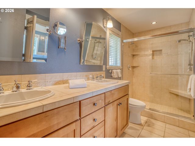 5020 Nw LEE Ave, Lincoln City, OR 97367