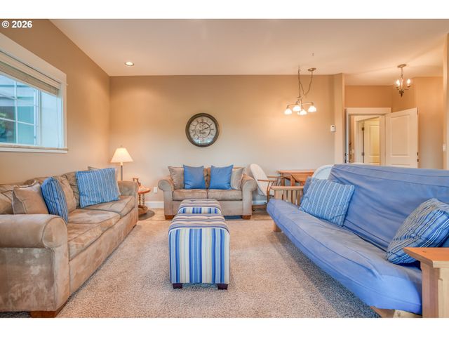 5020 Nw LEE Ave, Lincoln City, OR 97367