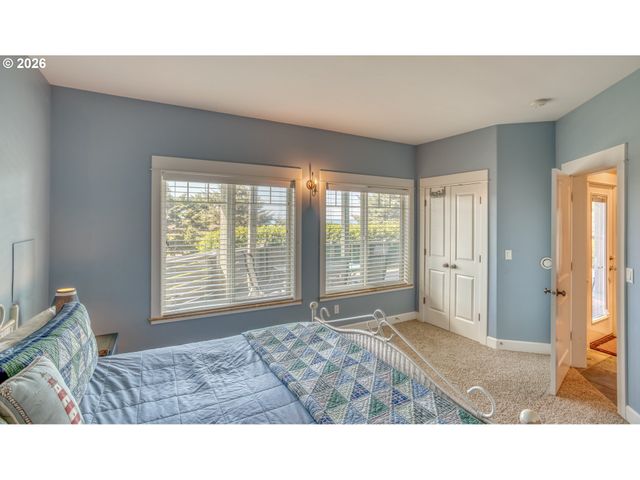 5020 Nw LEE Ave, Lincoln City, OR 97367