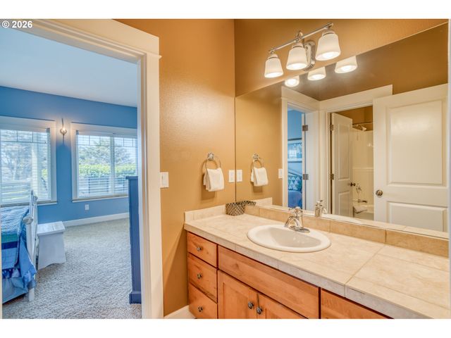 5020 Nw LEE Ave, Lincoln City, OR 97367