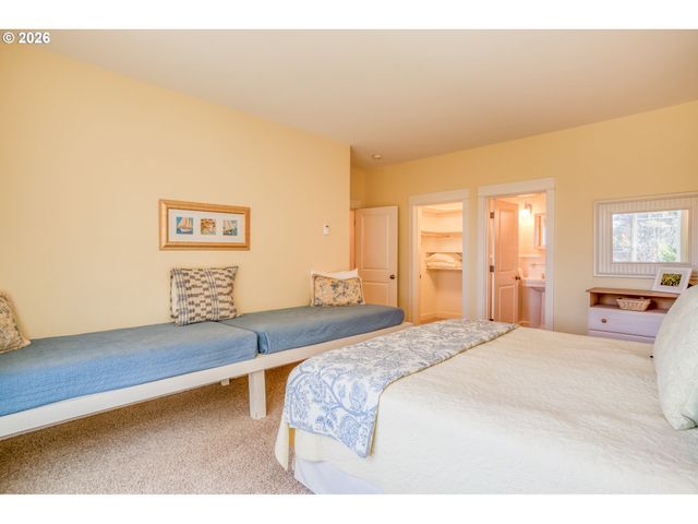 5020 Nw LEE Ave, Lincoln City, OR 97367