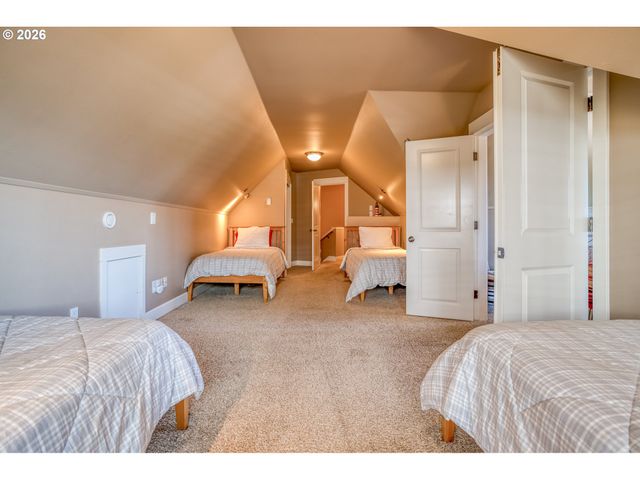 5020 Nw LEE Ave, Lincoln City, OR 97367