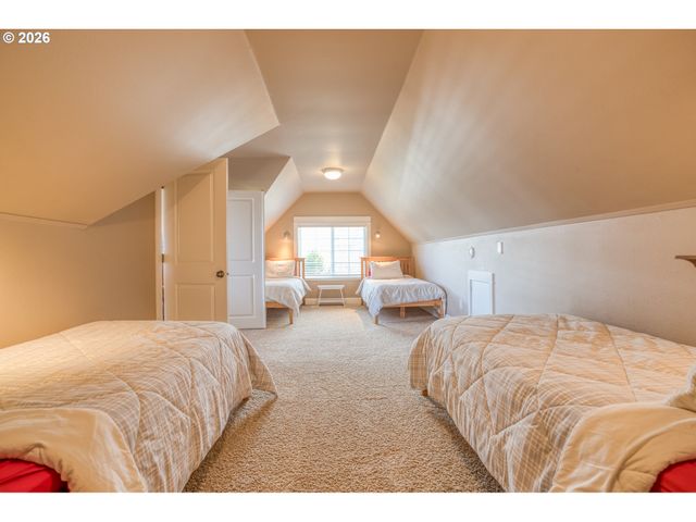 5020 Nw LEE Ave, Lincoln City, OR 97367