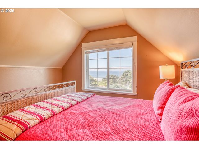 5020 Nw LEE Ave, Lincoln City, OR 97367