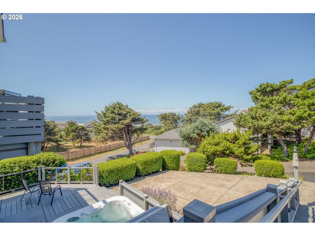 5020 Nw LEE Ave, Lincoln City, OR 97367