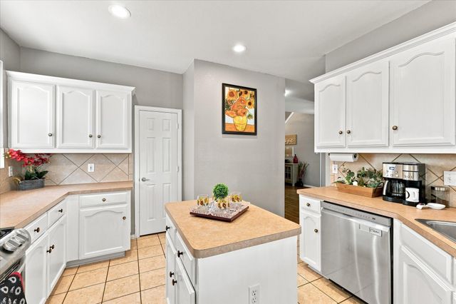 12152 Thicket Bend Drive, Fort Worth, TX 76244