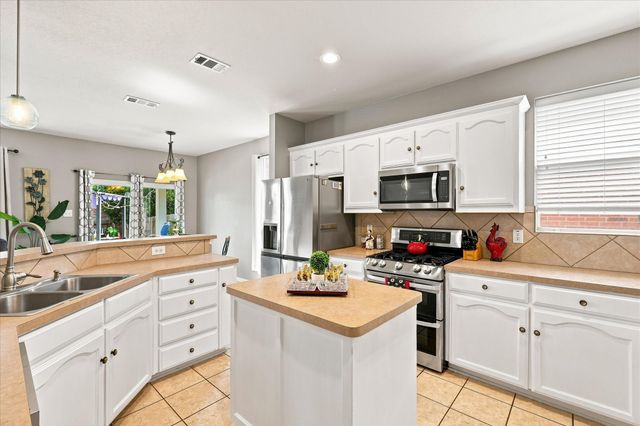 12152 Thicket Bend Drive, Fort Worth, TX 76244