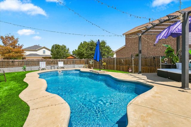 12152 Thicket Bend Drive, Fort Worth, TX 76244