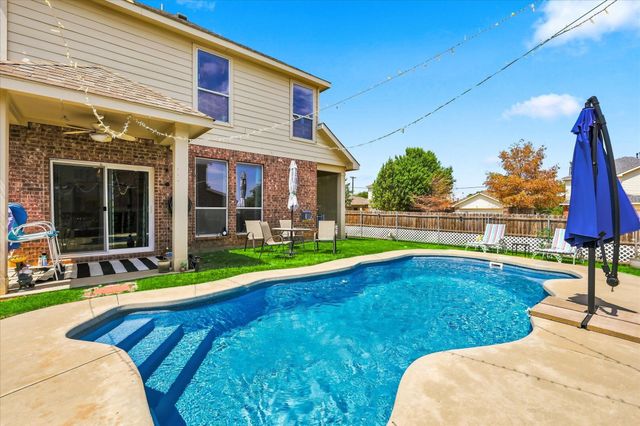12152 Thicket Bend Drive, Fort Worth, TX 76244