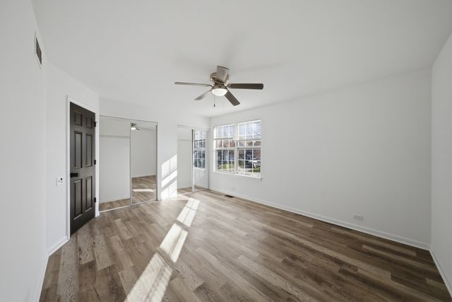 1670 College Green Drive, Elgin, IL 60123