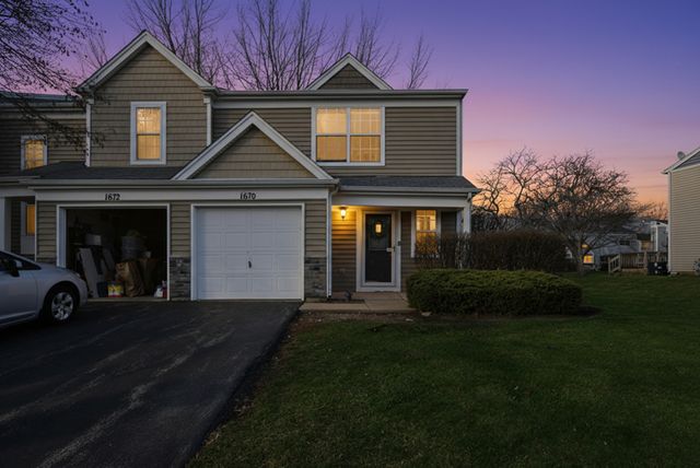 1670 College Green Drive, Elgin, IL 60123