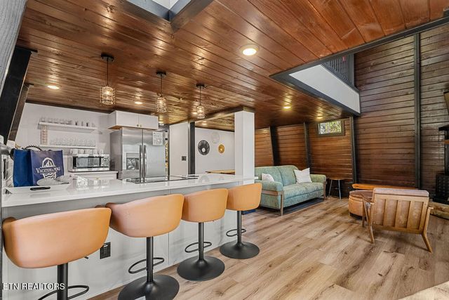 915 Stans Rd, Gatlinburg, TN 37738