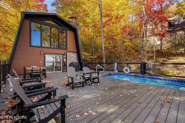 915 Stans Rd, Gatlinburg, TN 37738