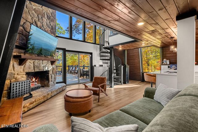 915 Stans Rd, Gatlinburg, TN 37738