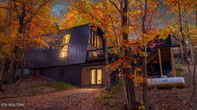 915 Stans Rd, Gatlinburg, TN 37738