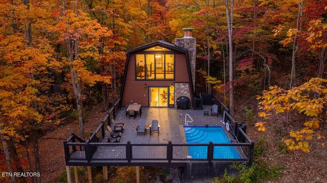 915 Stans Rd, Gatlinburg, TN 37738