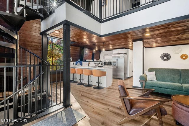 915 Stans Rd, Gatlinburg, TN 37738