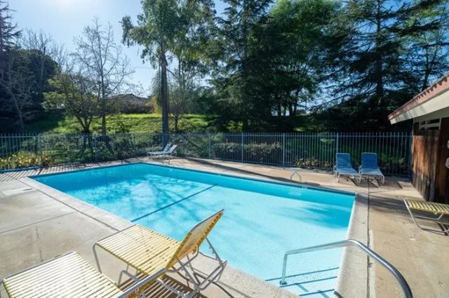 7386 Calle Real 17, Goleta, CA 93117