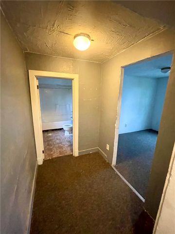 14 Sprain St, Fineview, PA 15212