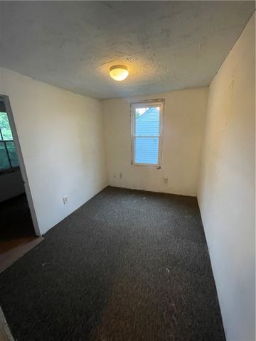14 Sprain St, Fineview, PA 15212