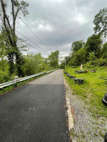 14 Sprain St, Fineview, PA 15212