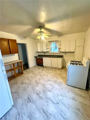 14 Sprain St, Fineview, PA 15212