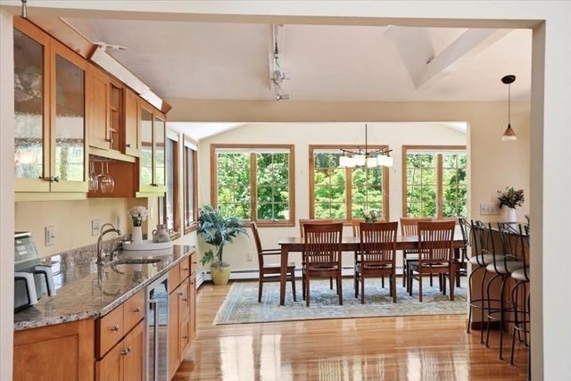 27 Tilden Cr, Weymouth, MA 02190