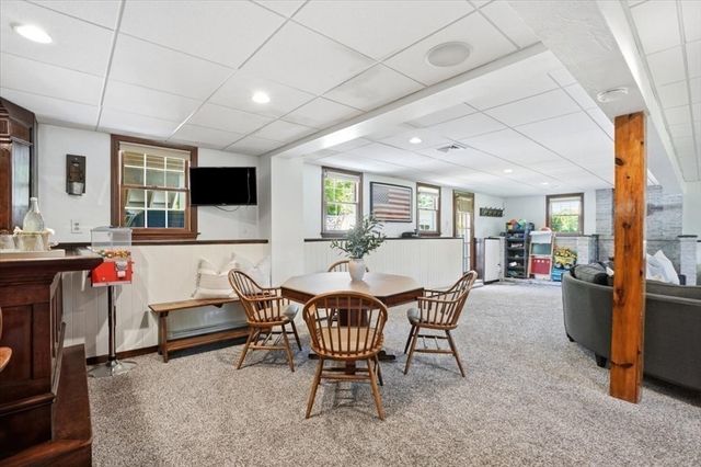 27 Tilden Cr, Weymouth, MA 02190