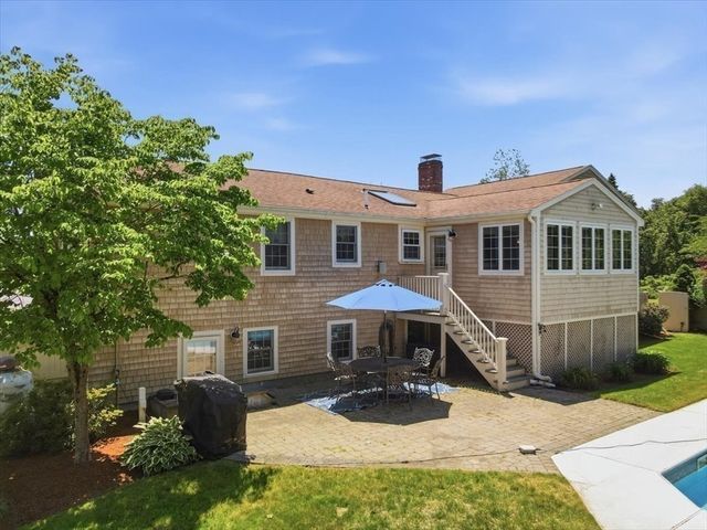 27 Tilden Cr, Weymouth, MA 02190